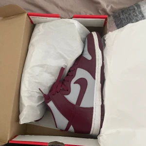 Nike Dunk High  - Eu 45  Använt fåtal gånger. Nästan som nya. Pris kan diskuteras. 