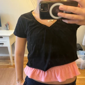 Rosa topp🩷 - Cool och söt topp som passar perfekt me en kort t-shirt över 🩷🩷