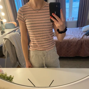 T-shirt - Fin t-shirt storlek 158/164