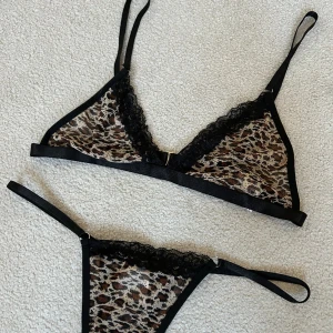Leopard underkläder  - Oanvänt underklädesset i leopardmönster 🥰
