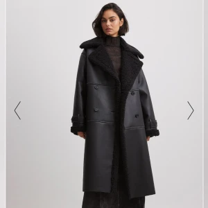 NAKD kappa - helt ny, den är väldigt oversized, skulle passa folk som har 36-38