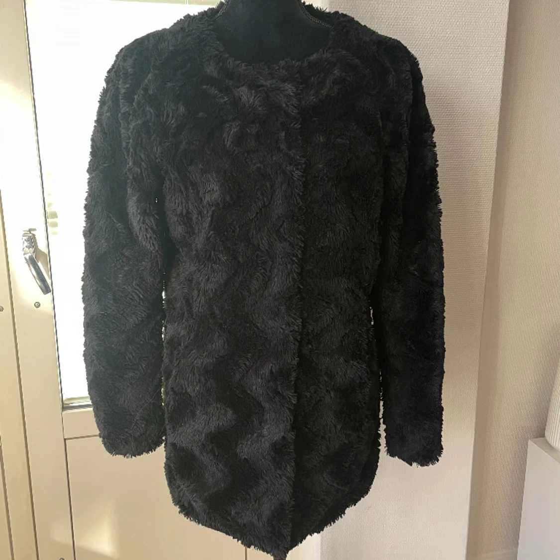 Svart pälsjacka från Veromoda strl L