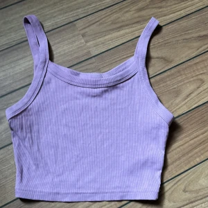 Topp - Minitopp i använt men helt skick 