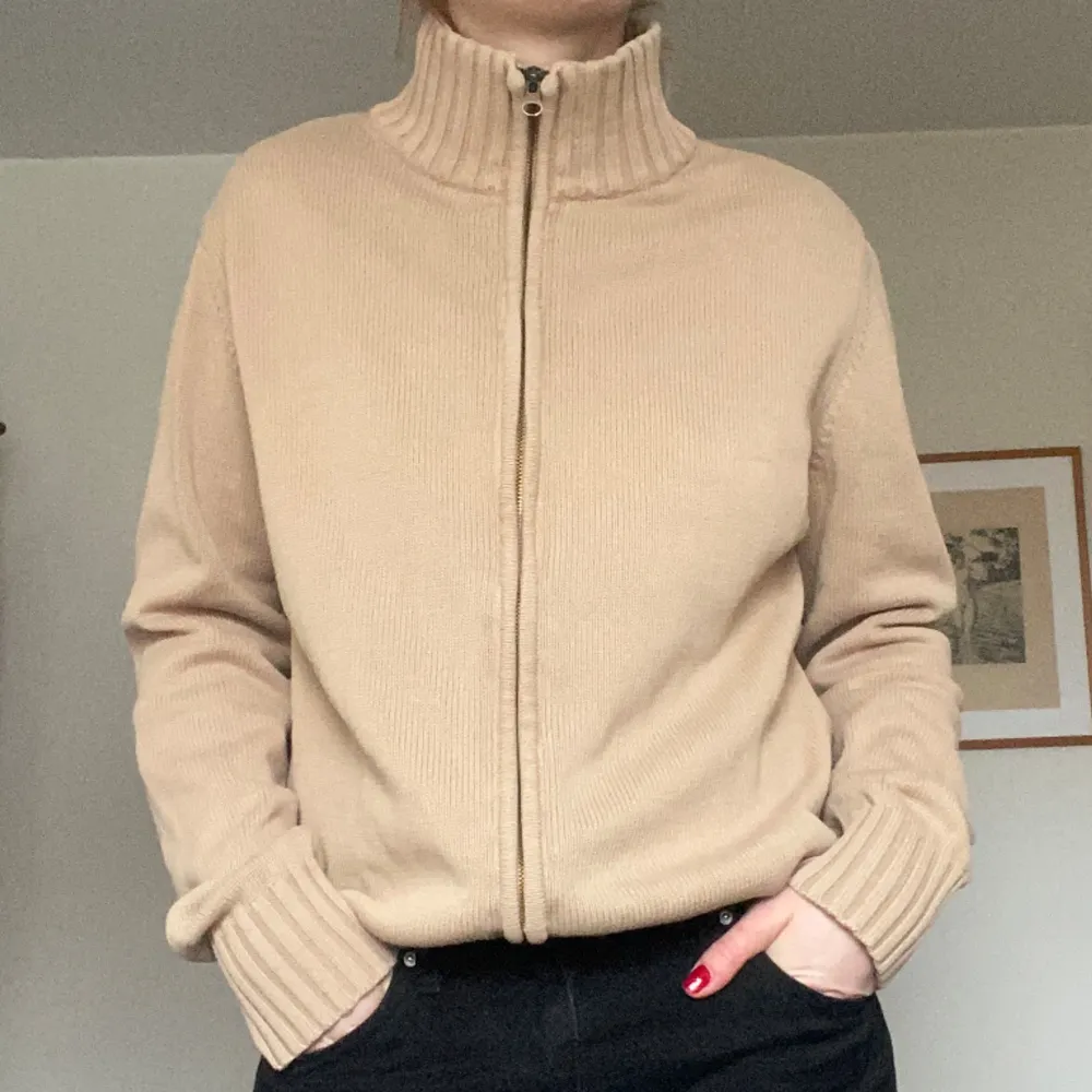 beige stickad zip up!!! . Tröjor & Koftor.