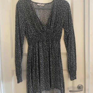 Sommarklänning NA-KD - jätte skön sommarklänning från na-kd 💗
