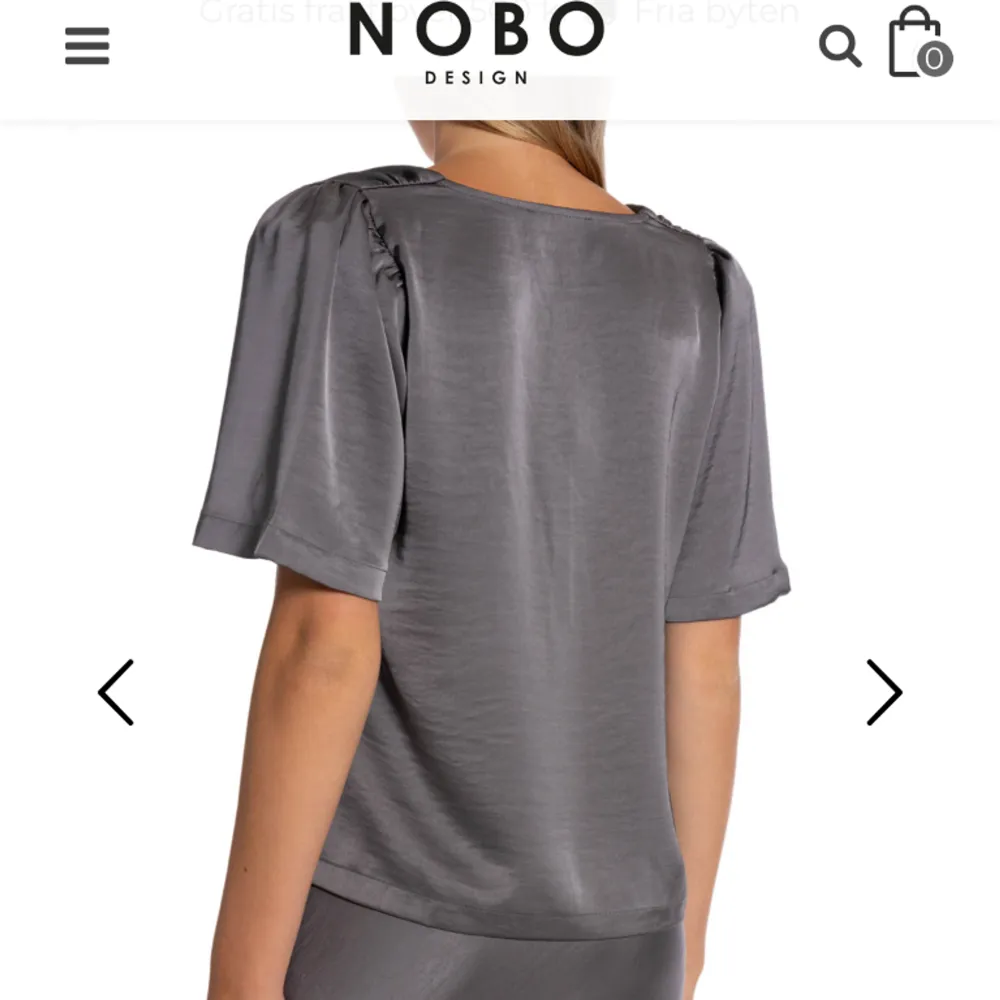 Fin blus från neo noir som ja köpte för 600!🥰. Blusar.