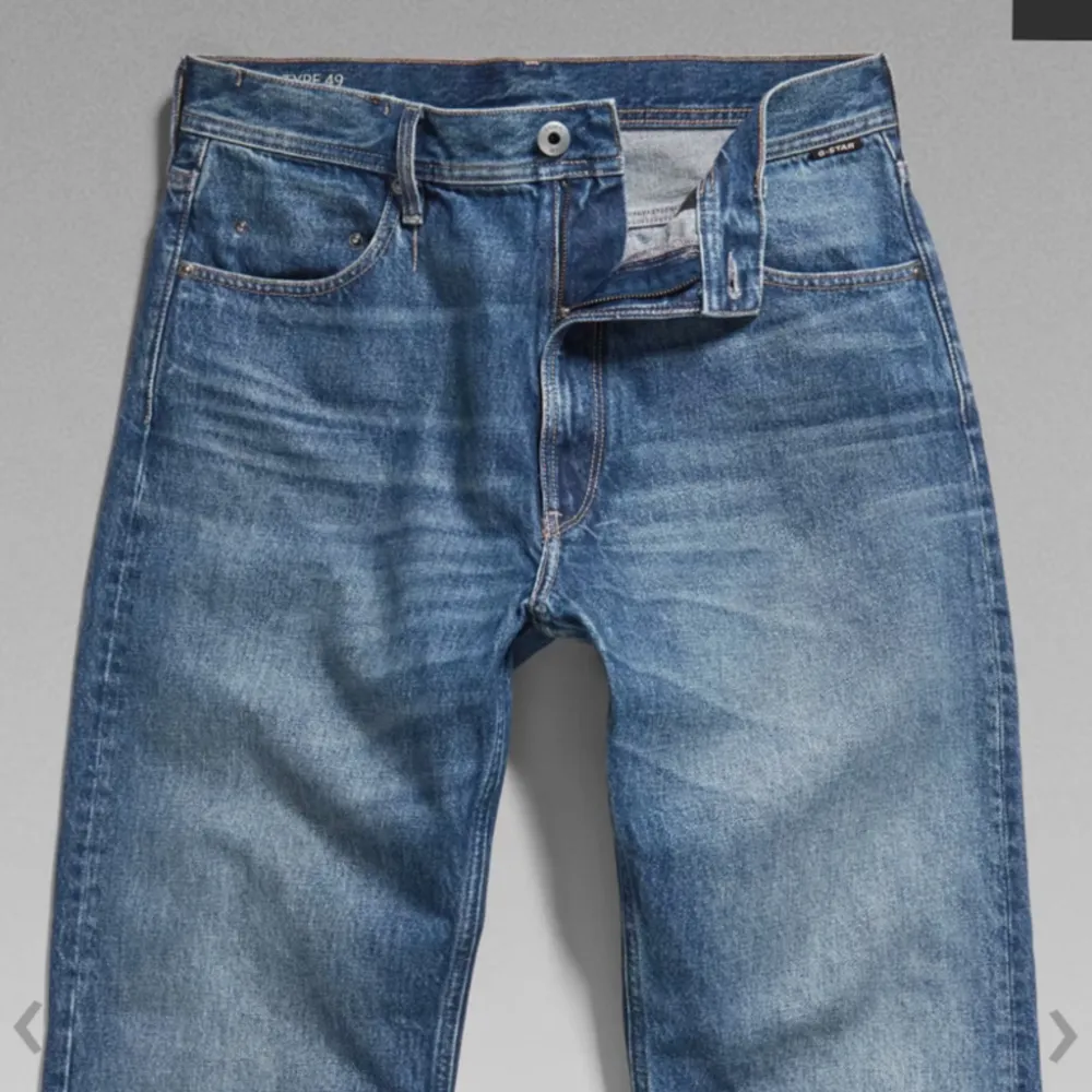 Säljer dessa feta g-star raw jeans, i storlek 28w/30L dom är helt oandvända då dom inte passade mig och jag inte han lämna in i tid, nypris 1449, och helt slutsålda i den här storleken. Jeans & Byxor.