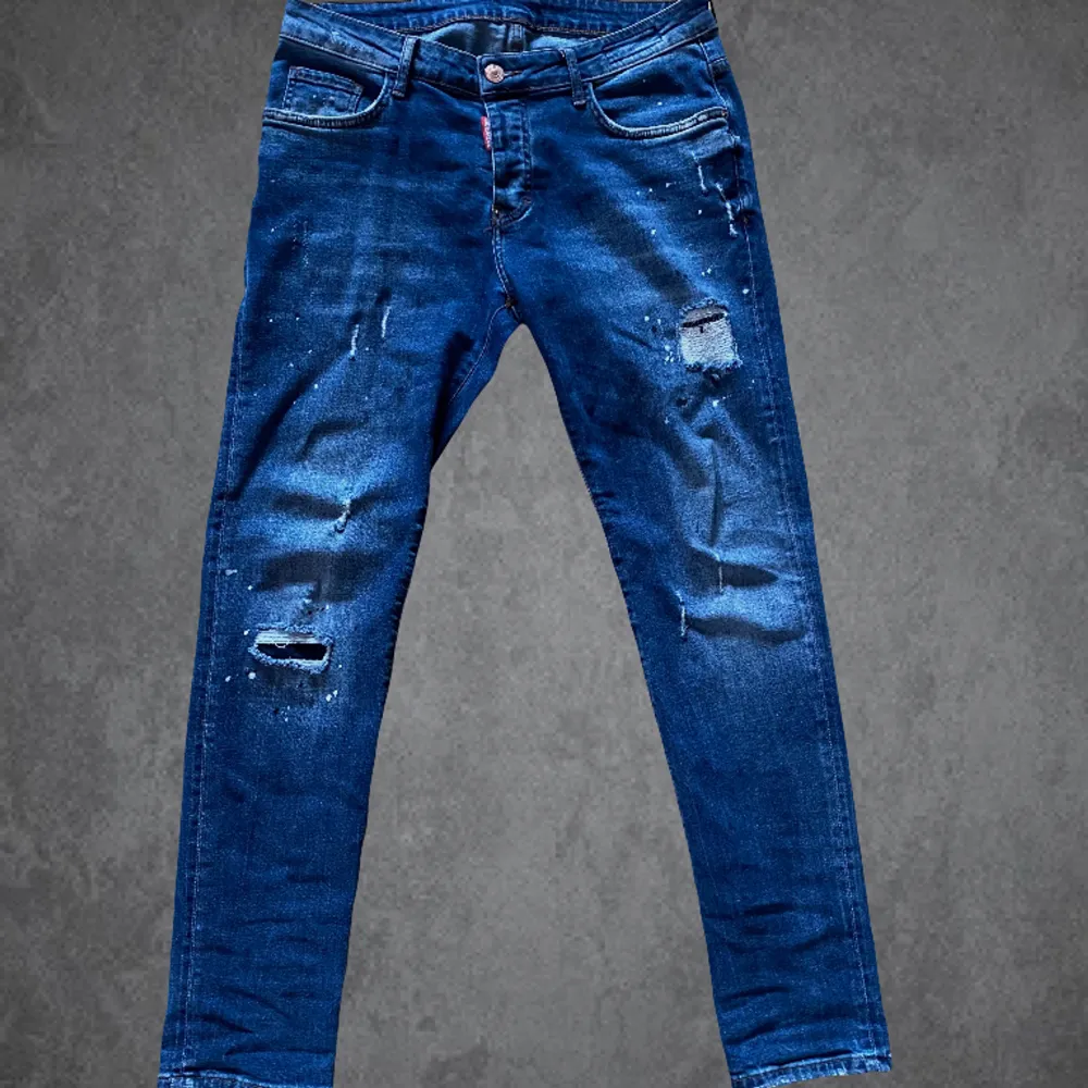 Näst intill oanvända dsquared2 jeans || hör gärna av dig vid fler frågor eller funderingar || mvh ||. Jeans & Byxor.