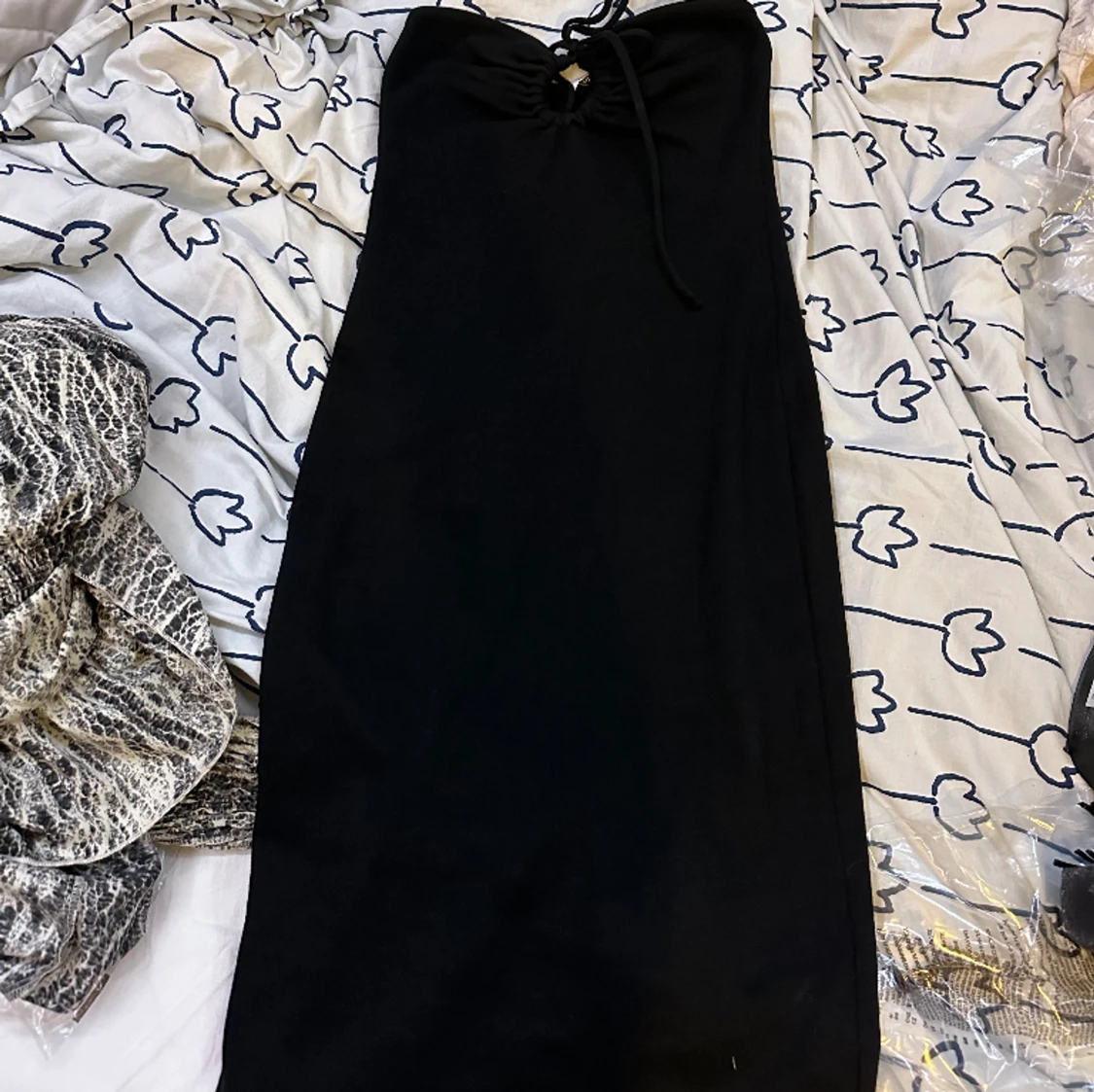 Svart figursydd klänning 