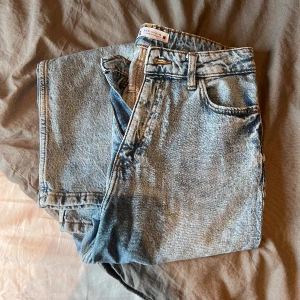 Jeans - Raka jeans i storlek 36!  Super sköna och knappt använda