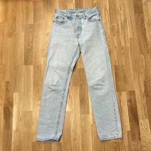 Levis jeans blå - Super snygga jeans i storlek W25 L30