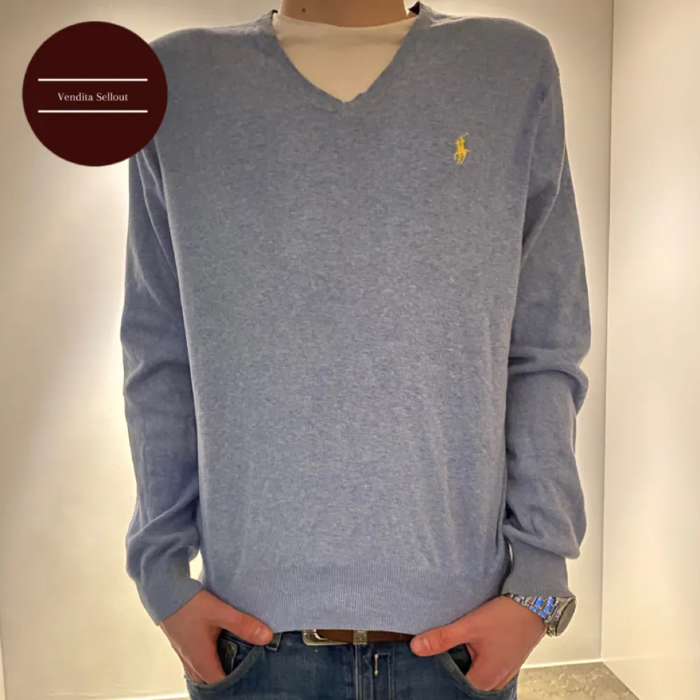 Säljer denna Pullover tröjan från Polo Ralph Lauren för endast 299kr!🤩| inga defekter! | Storlek M passar S | skriv vid frågor och funderingar!😁. Tröjor & Koftor.