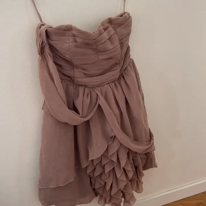 Klänning HM - Helt underbar klänning från HM! Som en prinsessklänning 