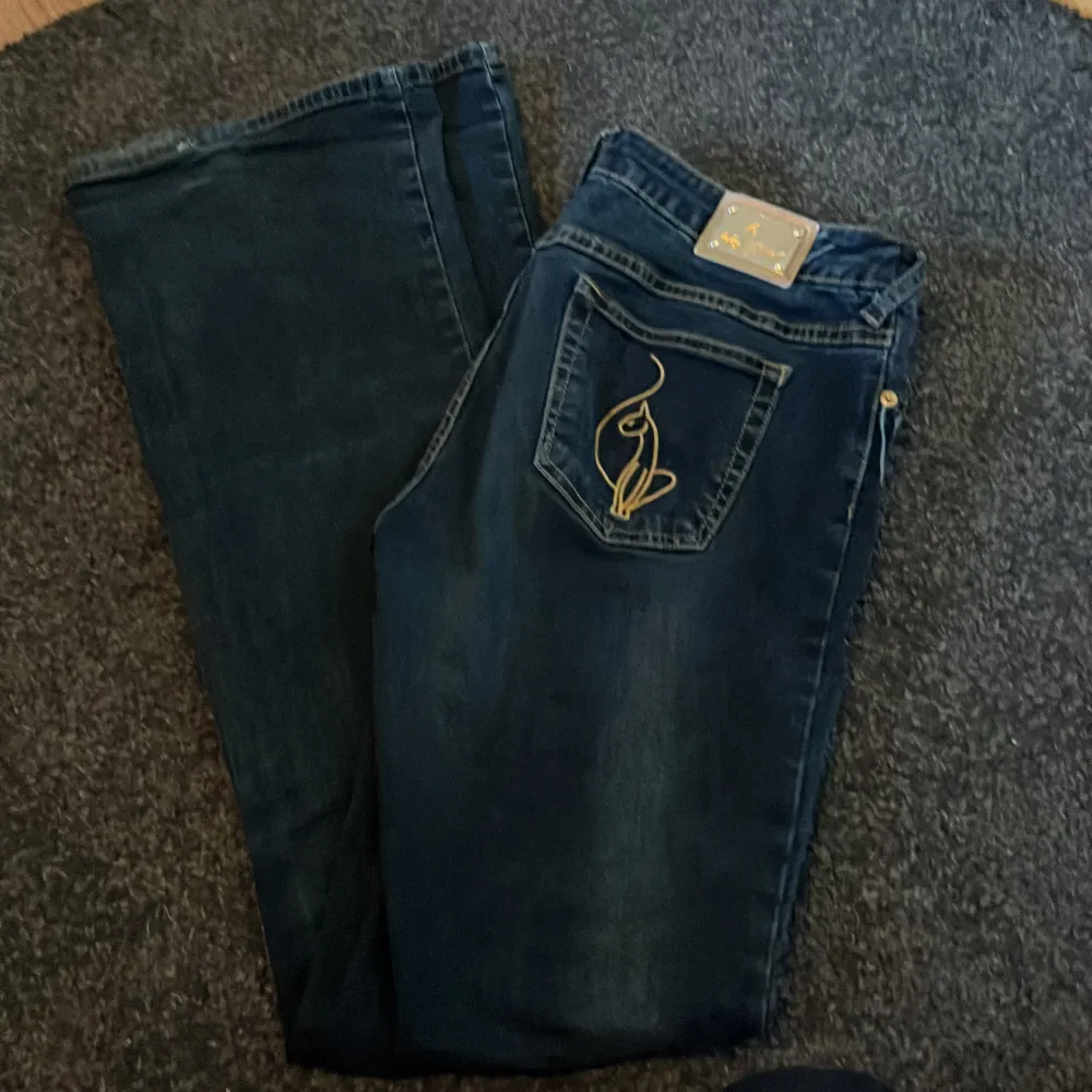 jättefina jeans, har använts flera gånger men har legat i garderoben ett tag:). Jeans & Byxor.