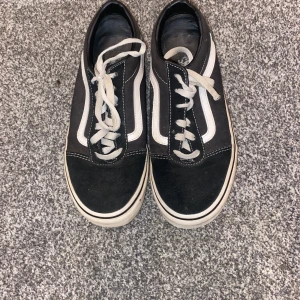 Vans  - Vans skor, knappt använda så är som nya