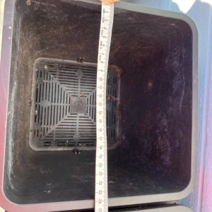 Krukor. Säljer per styck. - Krukor till odling eller till blommor 🌷. Du kan köpa hur många du vill men det finns 51 eller 52 st.