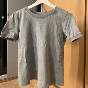 Zara t-shirt - Zara t-shorts i lite tjockare material