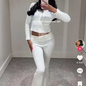 H&m sett - Super fint och mjukt sett. Yogapants me en kortare tröja till. Stretch matrieal men tyvärr tycker ja inte den pass mig så får sälja 🤍🙌🏼