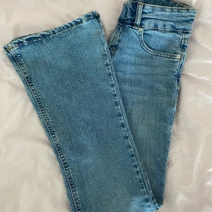 Bootcut jeans  - Super snygga lågmidjade jeans från gina tricot, skriv om ni önskar fler bilder