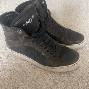 Zadig sneakers - Storlek 37, superbekväma! Säljer billigt pga väl-använda❤️ de är blå/grå