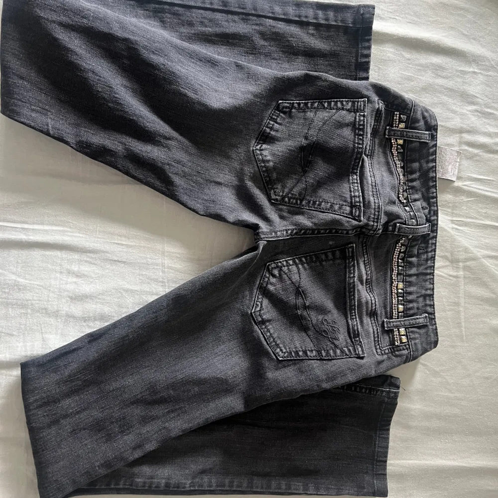 Vintage liujo jeans från italien, jättebra kondition säljer pga av dem är för liten . Jeans & Byxor.