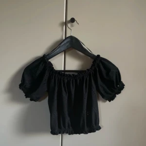 Söt topp - Fin topp från Gina Tricot i fint skick. 🌸