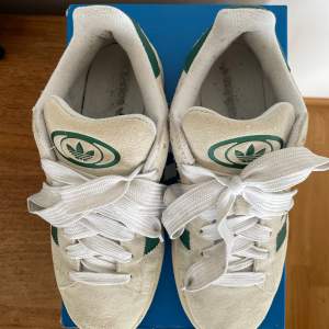 Superfina sneakers. Kan postas eller mötas nån stans i Stockholm 