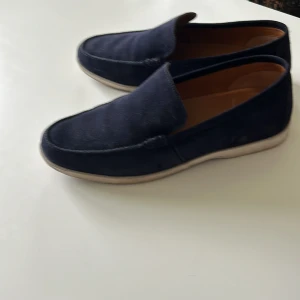 Summerwalks - Det är ett par sommerwalks som jag köpte i Italien de finns tecken på användningar men inga hål eller skador på skorna. Pris ej hugget i sten