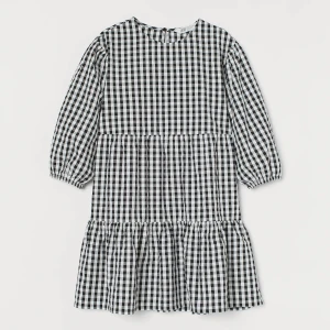 Rutig klänning - Så fin klänning nu till sommaren! Passar dig som har XS/S💘💘