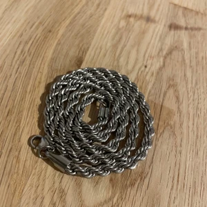 Kordell kedja halsband  - Längd 50cm. Tjocklek 5mm Silverplaterad