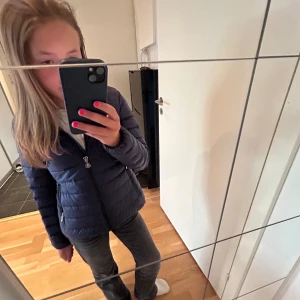 moncler jacka 🐆💘🥂 - äkta moncler jacka 🥂🐆använd 3-4 gånger🥰❣️