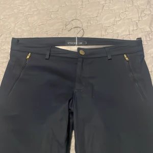 Bootcut kostym byxor - Snygga kostym byxor bootcut från Stockholm LM. I storlek 36💕