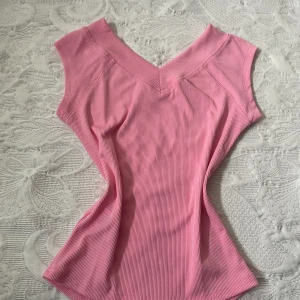  🩷Vacker rosa tröja/topp 🩷 -  🩷Den är helt ny, och jag har aldrig använt den 🩷