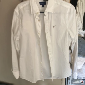 Vit gant skjorta - Bra skick knappast använt
