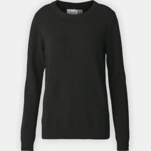 Stickad tröja  - Säljer min jätte fina stickade tröja från vila då jag har en annan liknande som ja använder oftare💕tröjan är i bra skick, kom privat för egna bilder!🥰🥰