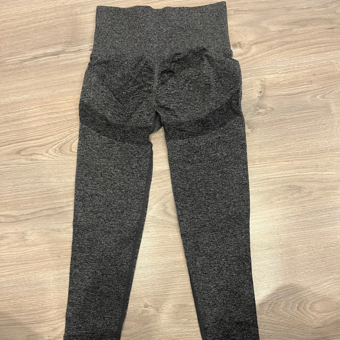 Gråa träningstights - 90