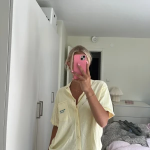 Gul tröja - Gul tröja från Zara, knappt använd!🥰