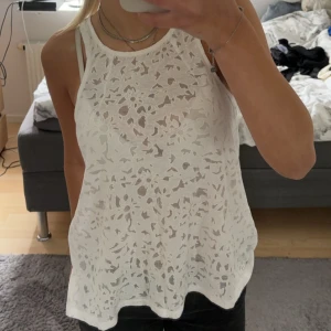 olika toppar  - Olika toppar, knappt använda skick 9/10. Storlek S i dom alla. 30kr/st 