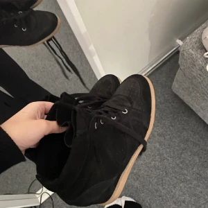 Pavment skor - Pavment skor i storlek 38/39 säljer pga kommer inte till användning längre💘