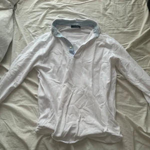 Gran sasso piké - Säljer denna goa lång ärmade Gran sasso pikén i storlek 48 