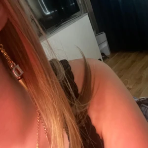 Örhängen  - Guld - silvriga örhängen med valfri bokstav