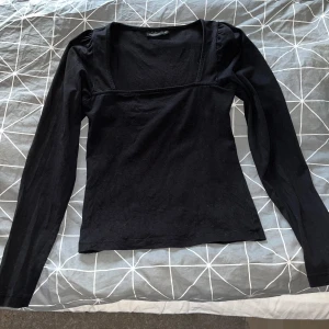 Långärmad svart tröja från kappahl - Långärmad topp från kappahl i storlek xs. ❤️