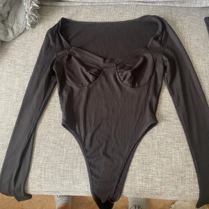 Body - Tunt material 