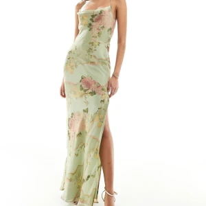 Maxiklänning - Jättefin maxiklänning från ASOS i stl XS Klänningen är i nyskick med prislapp kvar