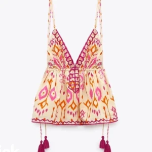 Zara blus💓 - Intressekoll på min väldigt fina blus från zara💓skicka för fler bilder eller frågor🙏🏽🫶🏼skicka prisförslag!💘