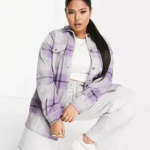 Lilavit skjorta - En snygg skjorta som passar bra till sena sommarkvällar. Är i 150 men funkar som XS-S