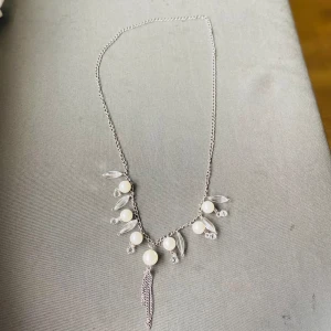 Halsband  - Halspand 