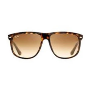 Rayban boyfriend  - Hej , jag säljer nu ett par helt nya rayban boyfriends, de har endast tagits ut ur paketet . Allt OG kommer med hör av er vi frågor eller funderingar 👌