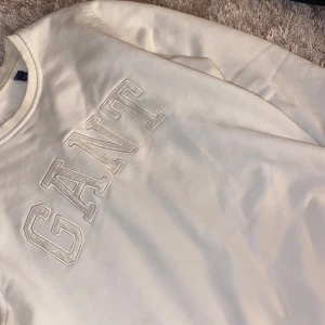 Gant tröja  - En fin gant tröja som är i bra skick. Tröjan är i storlek S. 