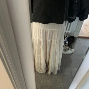 Långkjol - Säljer denna jättefina långkjol från Ralph Lauren som jag köpte här på plick, då den inte kommer till användning❤️passar xs-m